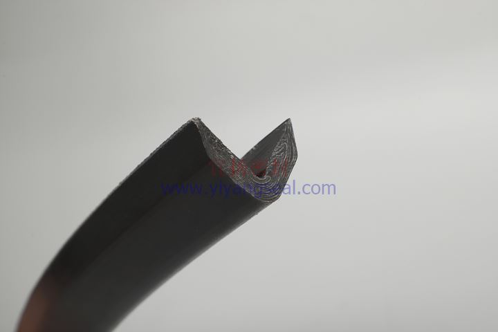 V-type filling material with sandwich fabric
